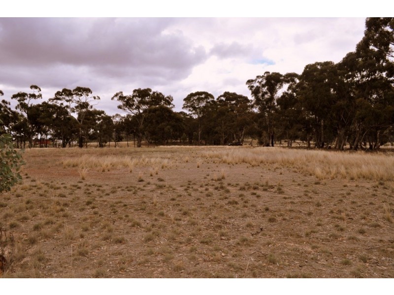 CA 8 Lennons Lane, Landsborough VIC 3384
