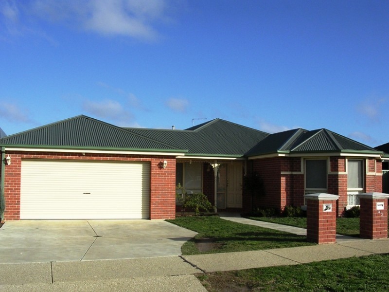 43 Lake Gardens, Lake Gardens VIC 3355
