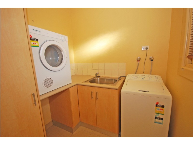 10 Exchange Street, Newington VIC 3350