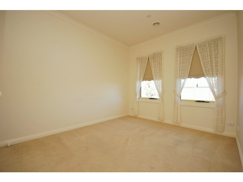 203 Neill Street, Soldiers Hill VIC 3350