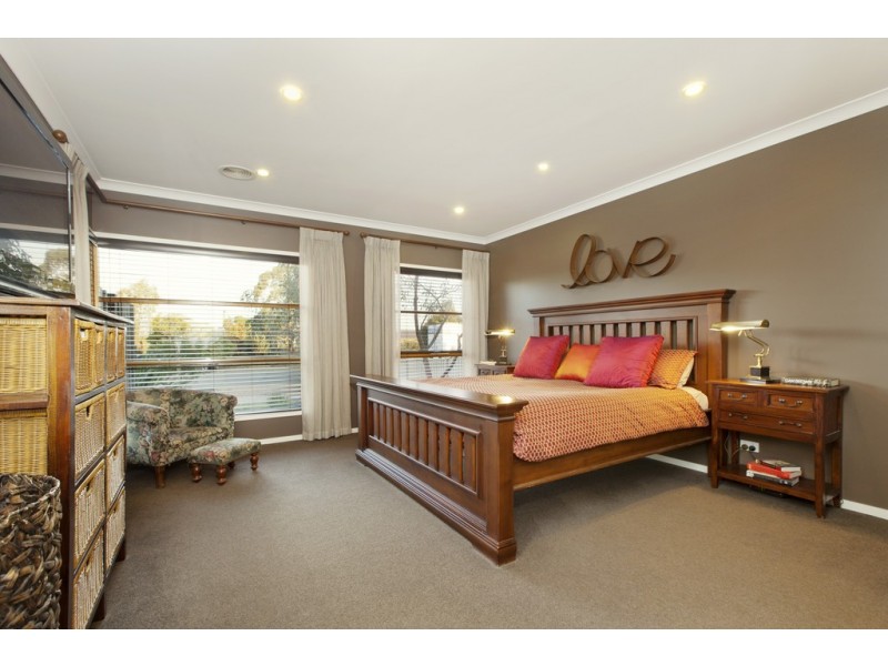 25 Howe Street, Miners Rest VIC 3352