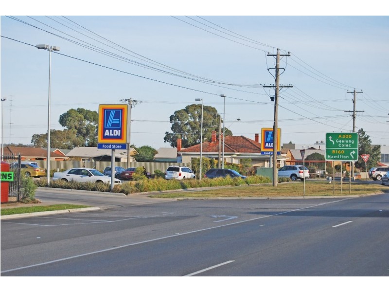 2A Sayle St, Sebastopol VIC 3356