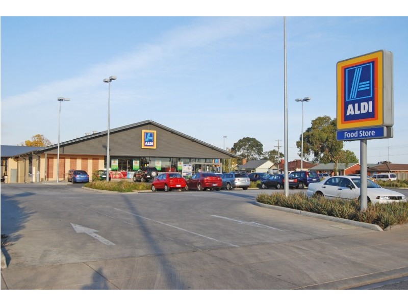 2A Sayle St, Sebastopol VIC 3356