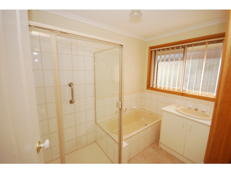 34 Lauderdale Avenue, Alfredton VIC 3350