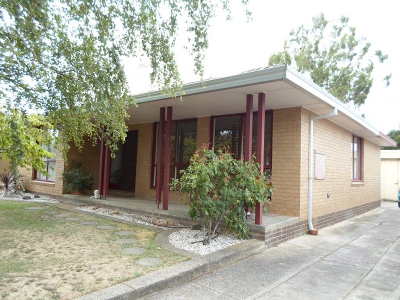 14 Elinand Street, Wendouree VIC 3355