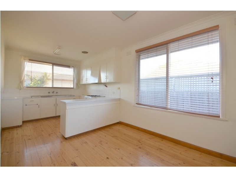 14 Elinand Street, Wendouree VIC 3355