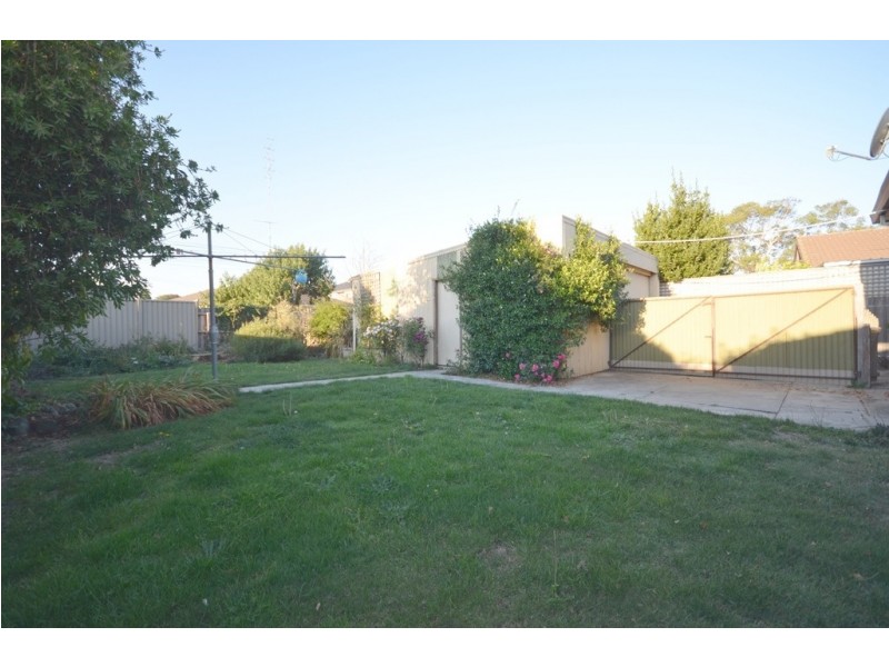 14 Elinand Street, Wendouree VIC 3355