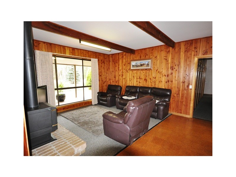 135 Lyons Rd, Navigators VIC 3352