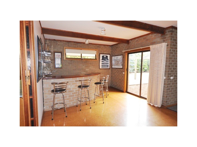 135 Lyons Rd, Navigators VIC 3352