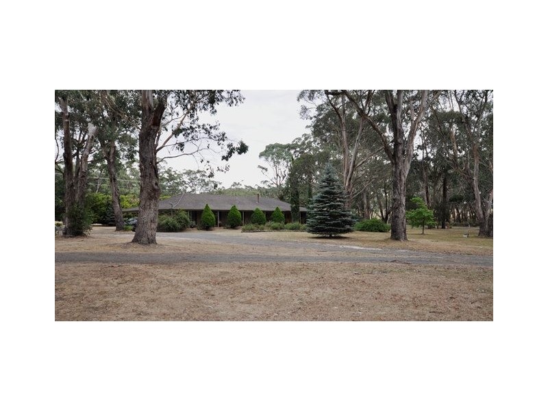 135 Lyons Rd, Navigators VIC 3352