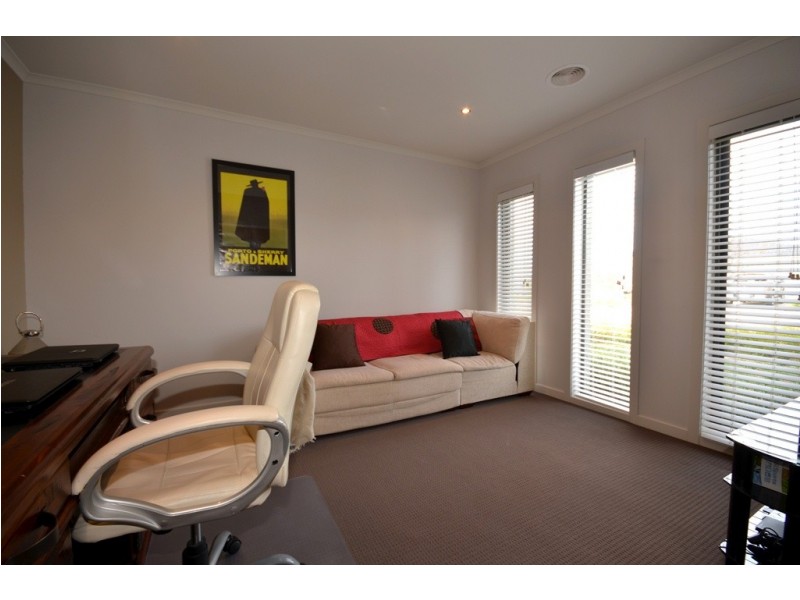 11 Calloway Close, Miners Rest VIC 3352