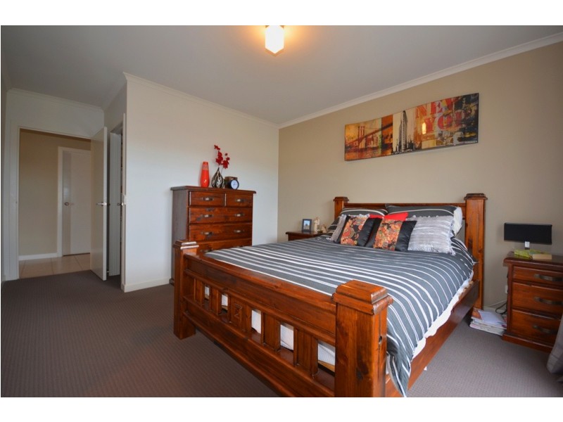 11 Calloway Close, Miners Rest VIC 3352