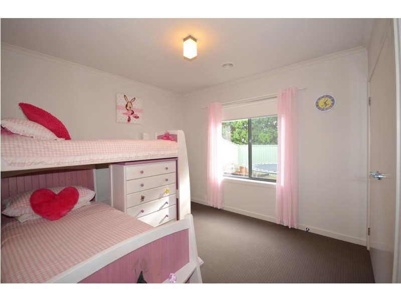 11 Calloway Close, Miners Rest VIC 3352