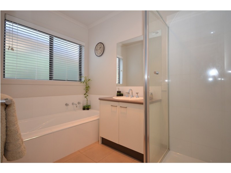 11 Calloway Close, Miners Rest VIC 3352