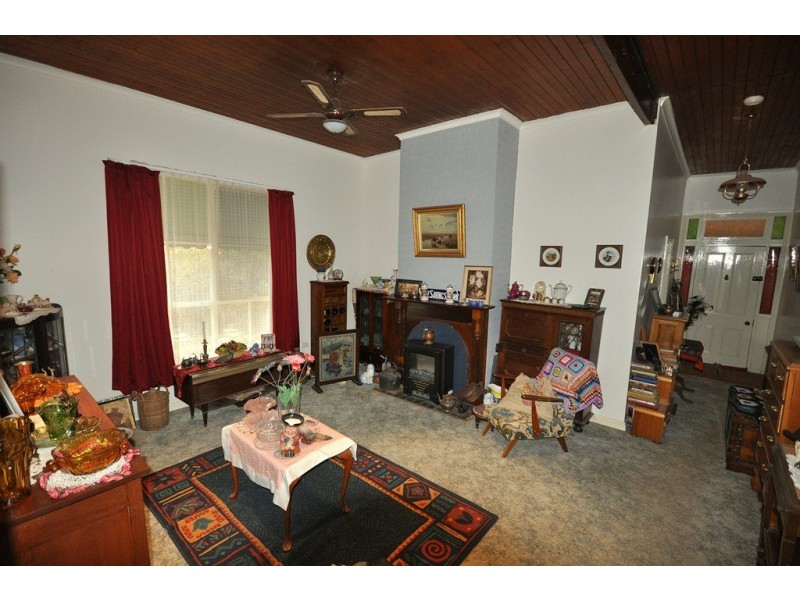 94 Barnett Street, Avoca VIC 3467