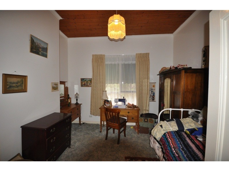 94 Barnett Street, Avoca VIC 3467