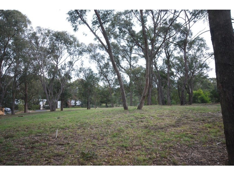 4 Fossickers Grove, Ballarat East VIC 3350