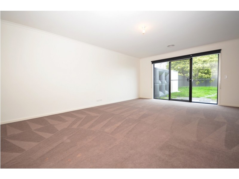 2/6B Pisgah Street, Wendouree VIC 3355