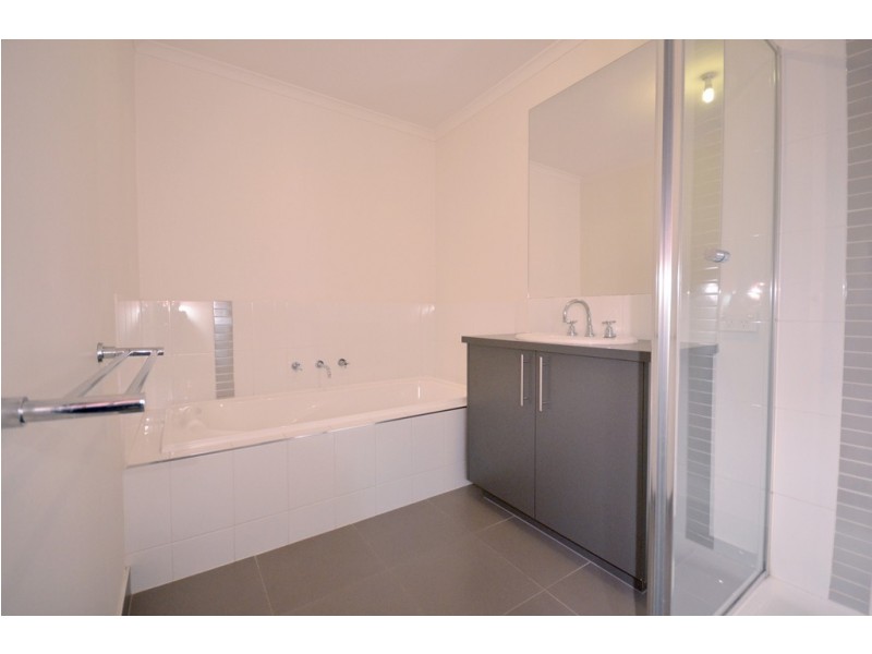 2/6B Pisgah Street, Wendouree VIC 3355