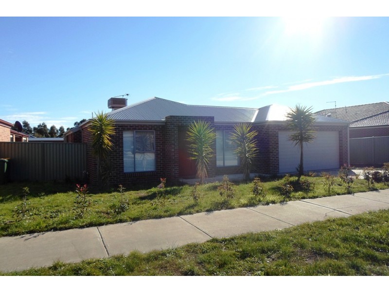 12 Lowry Crescent, Miners Rest VIC 3352