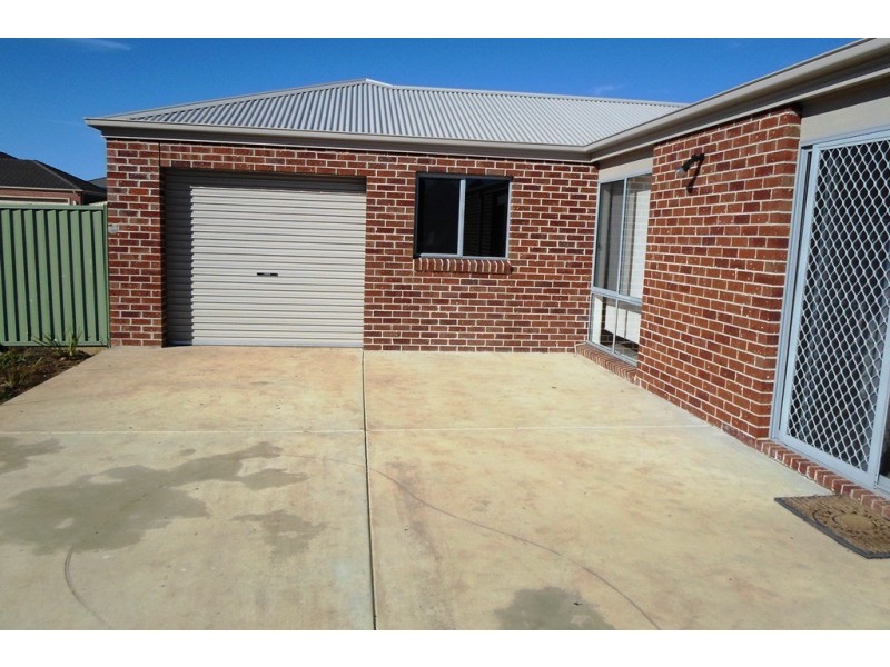 12 Lowry Crescent, Miners Rest VIC 3352