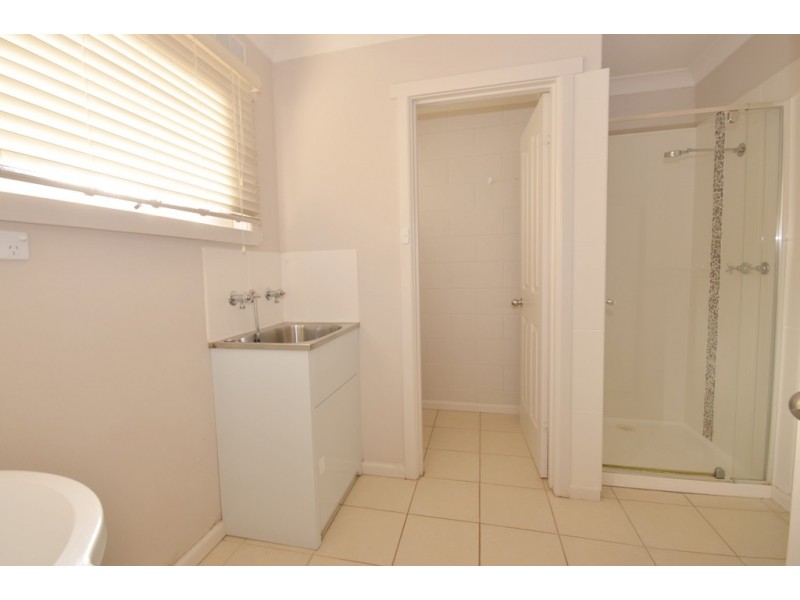 2/1046 Norman Street, Wendouree VIC 3355