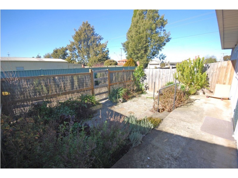 2/1046 Norman Street, Wendouree VIC 3355