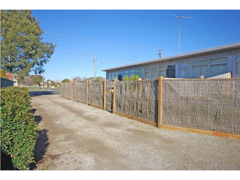 2/1046 Norman Street, Wendouree VIC 3355