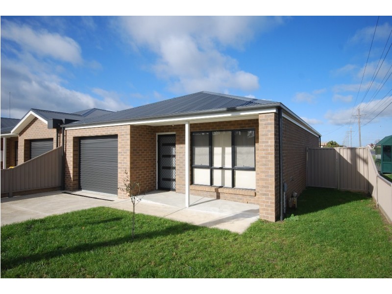 2 Vickers Street, Sebastopol VIC 3356