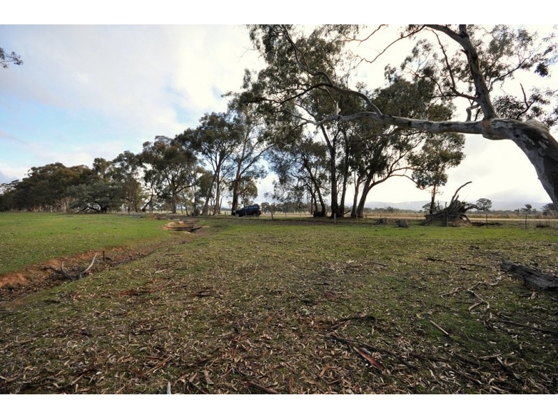 CA 1 Wolfs Lne, Avoca VIC 3467