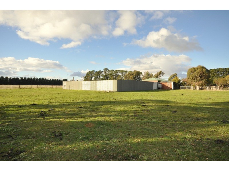 14 Camerons Ln, Beremboke VIC 3342