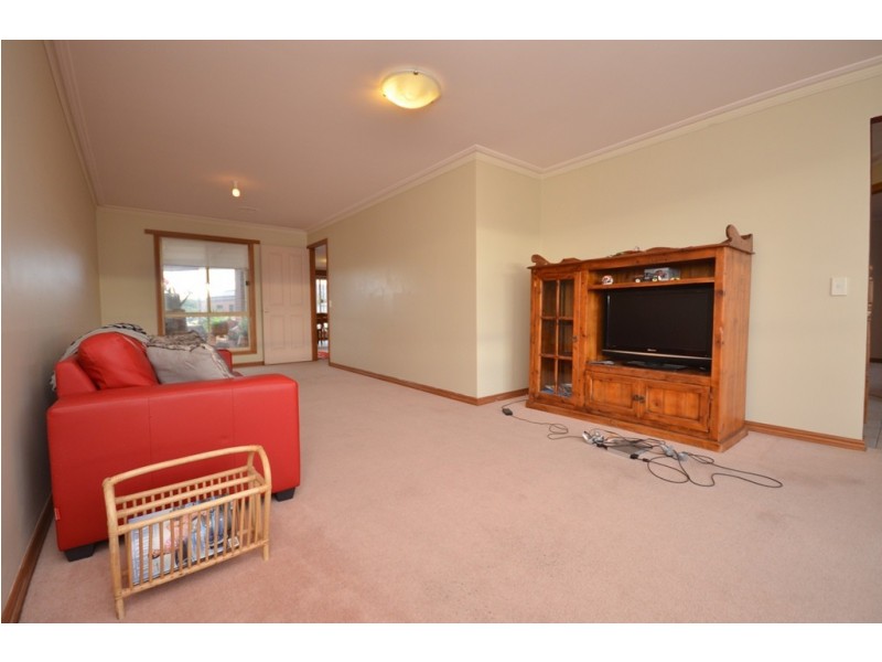 21 Tinworth Avenue, Mount Clear VIC 3350