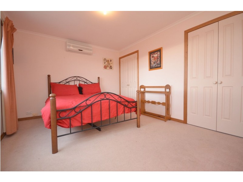 21 Tinworth Avenue, Mount Clear VIC 3350