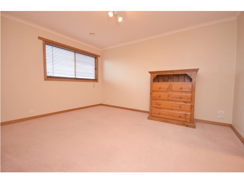 21 Tinworth Avenue, Mount Clear VIC 3350