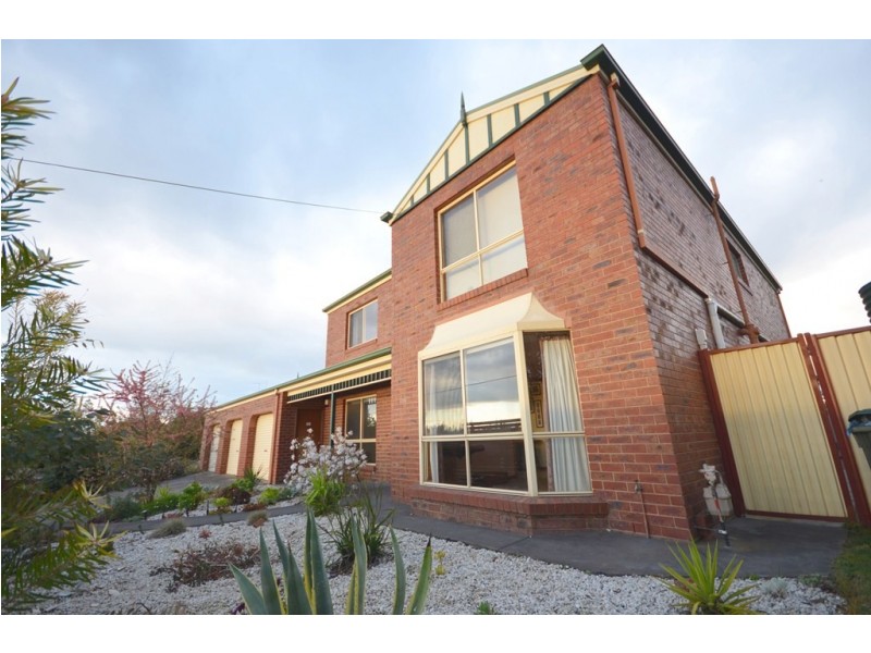 21 Tinworth Avenue, Mount Clear VIC 3350