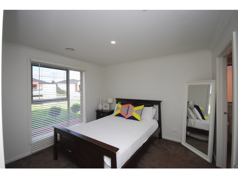12 Lowry Crescent, Miners Rest VIC 3352