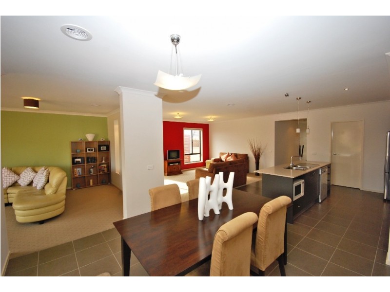 20 Tulloch Rise, Canadian VIC 3350