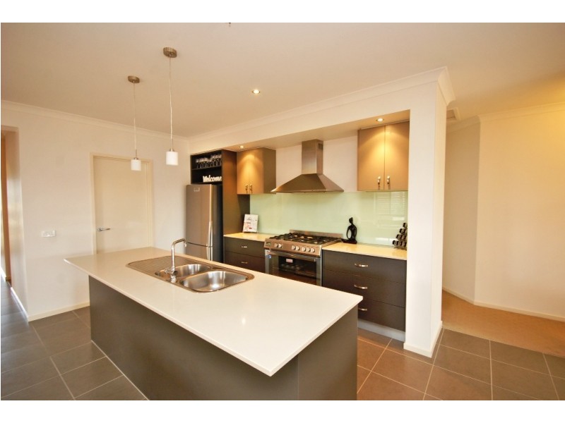 20 Tulloch Rise, Canadian VIC 3350