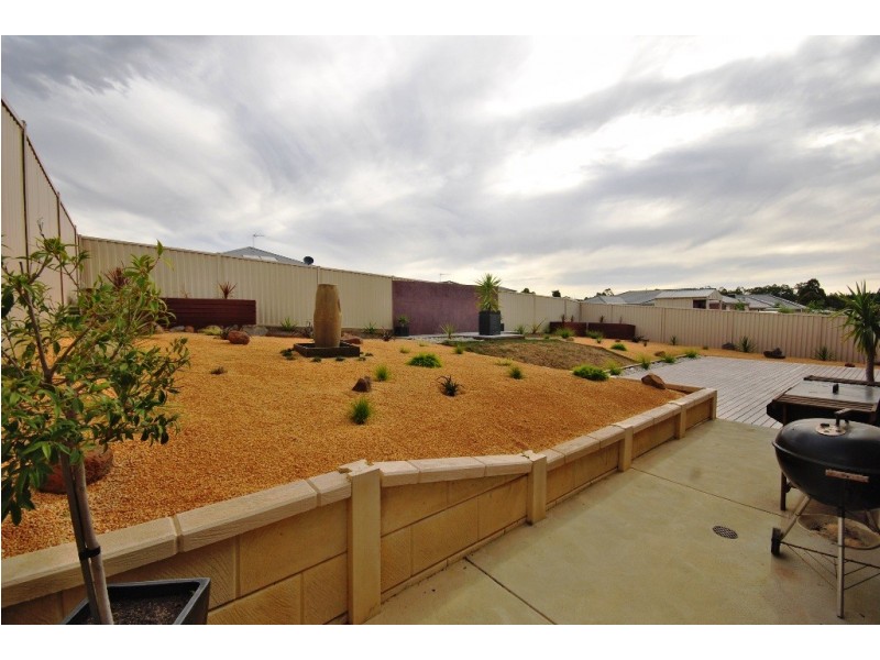 20 Tulloch Rise, Canadian VIC 3350