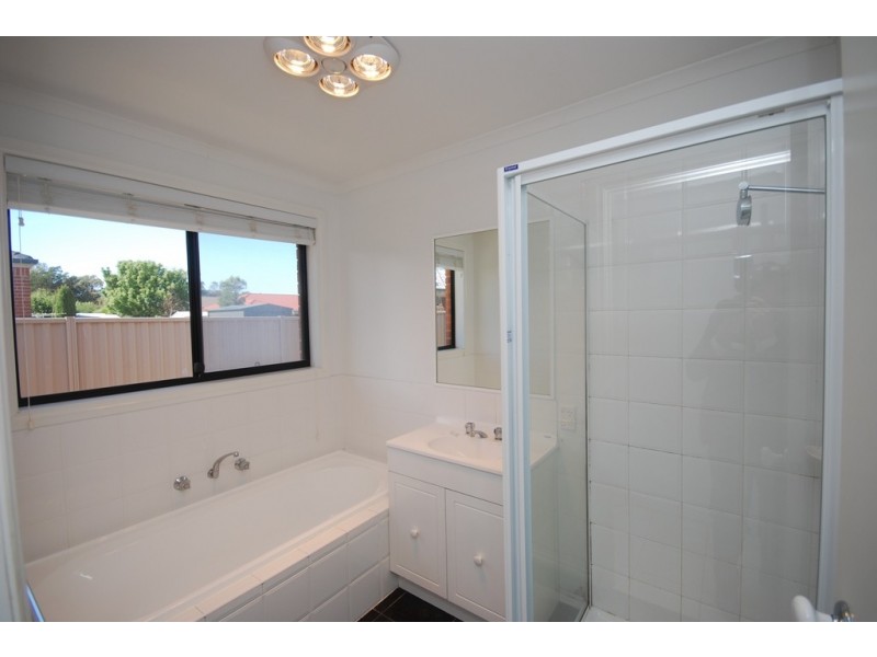25 Parkview Drive, Alfredton VIC 3350