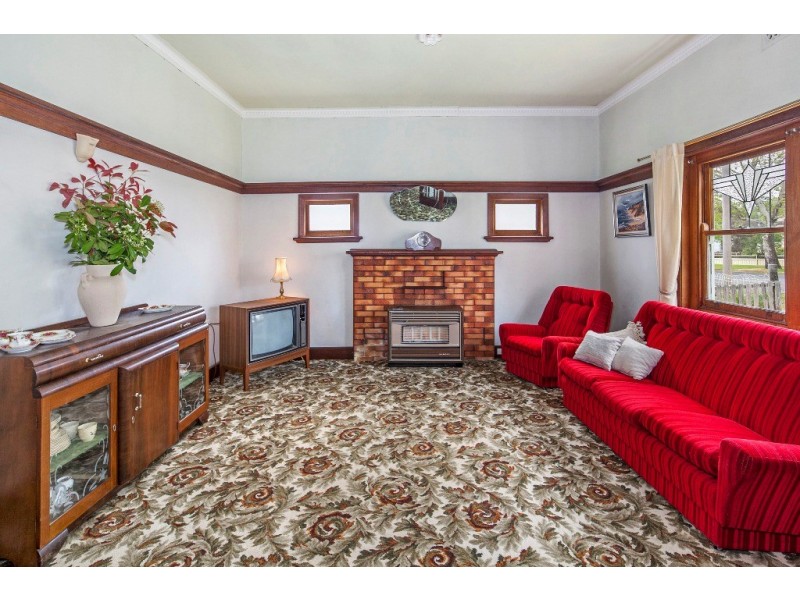 702 Laurie Street, Mount Pleasant VIC 3350