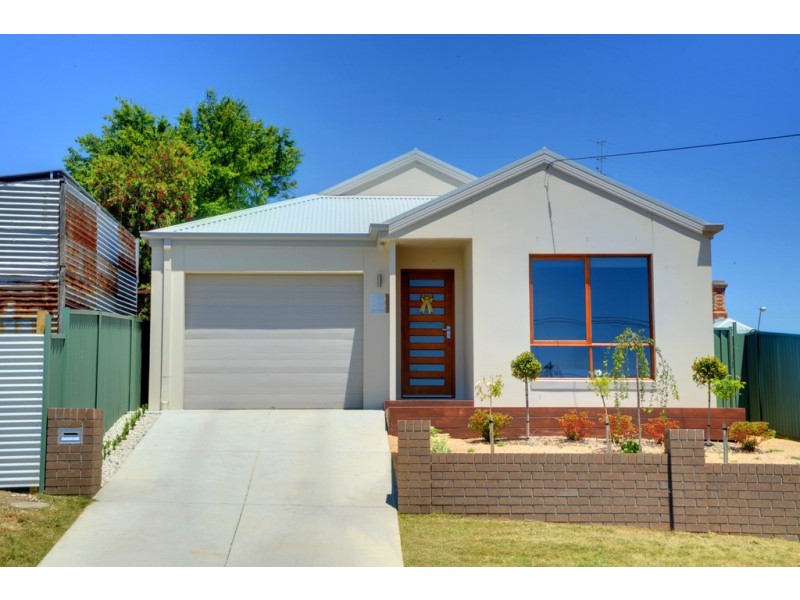 12 Ford Street, Ballarat East VIC 3350