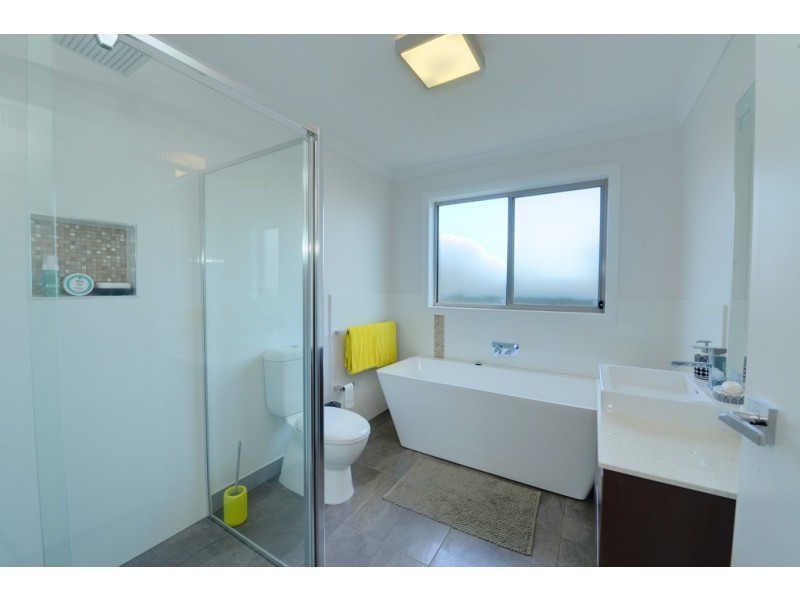 12 Ford Street, Ballarat East VIC 3350