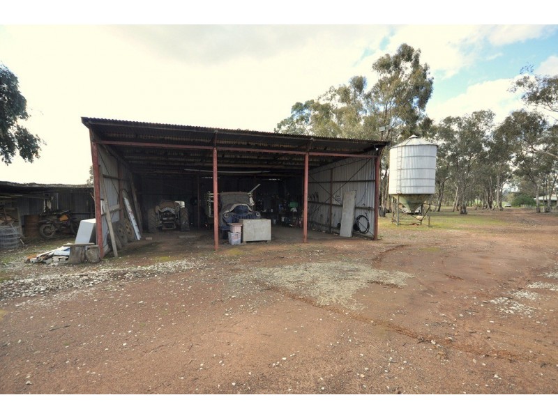 607 Timor-Mount Hooghly Rd, Dunolly VIC 3472