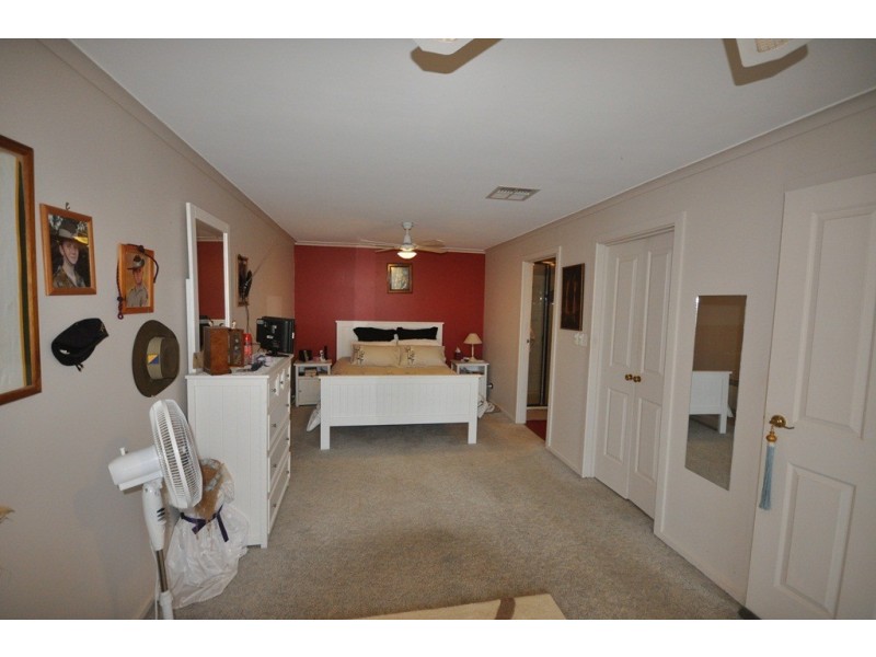 53 Hudswell Rd, Landsborough VIC 3384