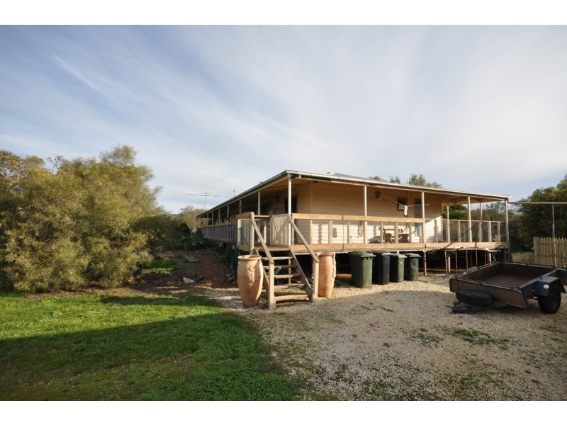 53 Hudswell Rd, Landsborough VIC 3384