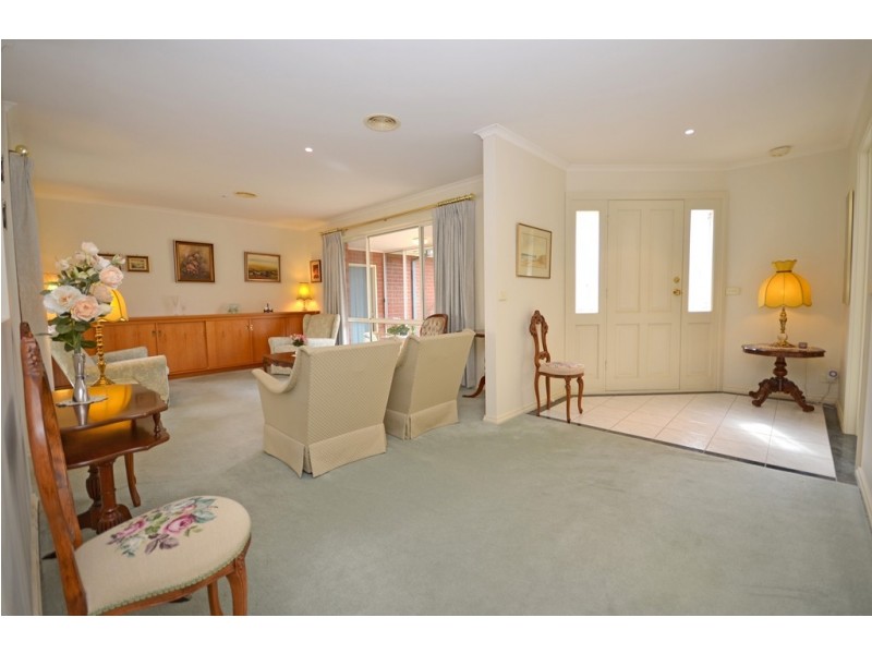 8 Lemuela Court, Invermay Park VIC 3350