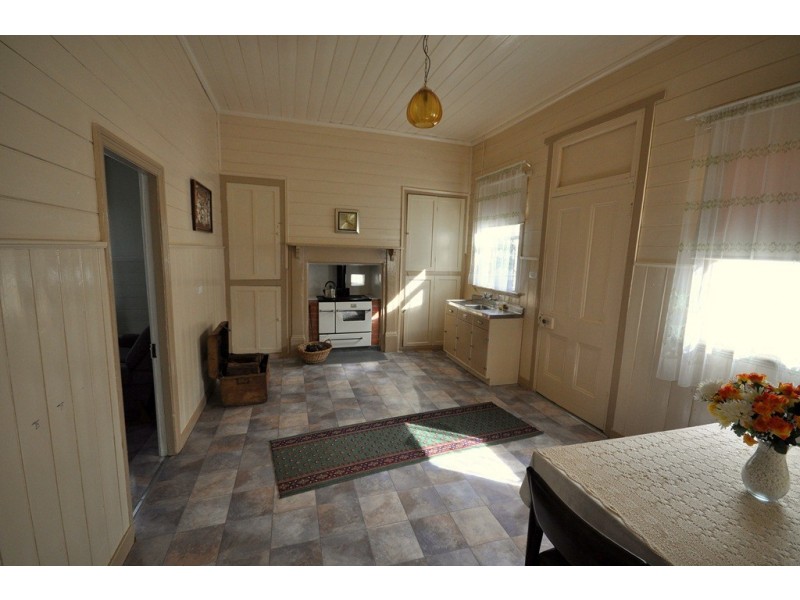 97 Sussex St, Linton VIC 3360