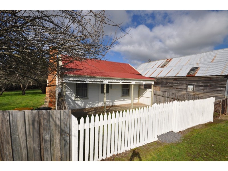 97 Sussex St, Linton VIC 3360