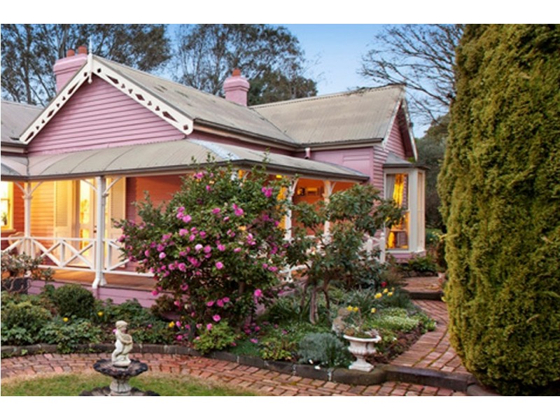 36 Inglis Street, Ballan VIC 3342